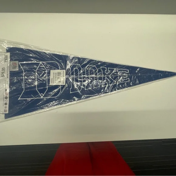 🚩 Duke University Pennant 🚩 - Picture 3 of 5